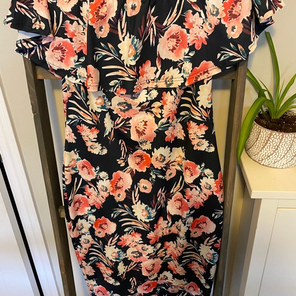 Floral dress - Picture 4 of 4